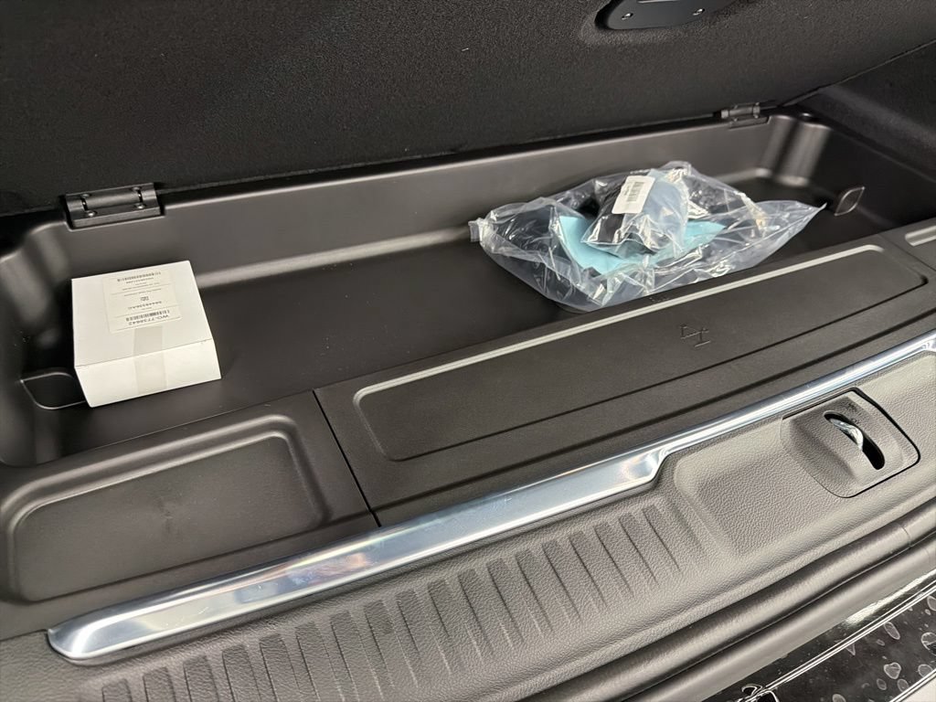 New 2026 Jeep Grand Wagoneer Summit w/ Rear Seat Video Group I AWD/4WD image 9