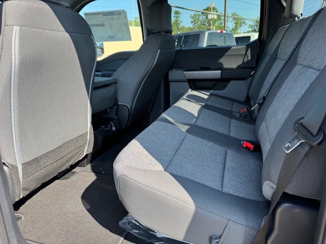 New 2025 Ford F250 4x4 Crew Cab Super Duty image 10