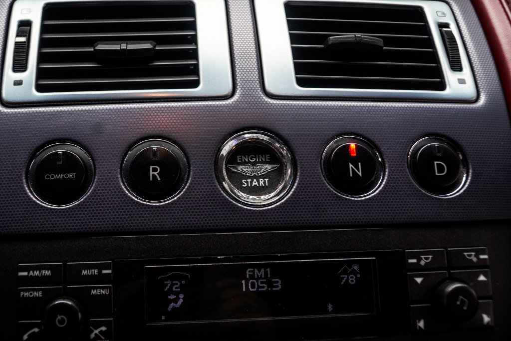 Used 2007 Aston Martin V8 Vantage Coupe RWD image 31