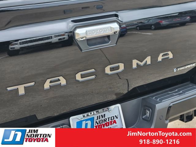 Used 2025 Toyota Tacoma Limited AWD/4WD image 12