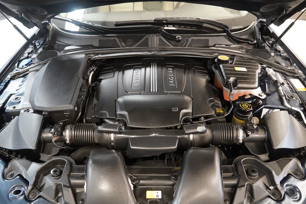 Used 2012 Jaguar XF Portfolio image 19