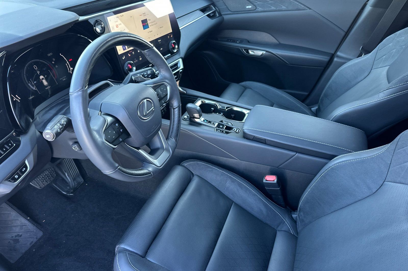Used 2024 Lexus RX 350 AWD w/ Convenience Package image 10
