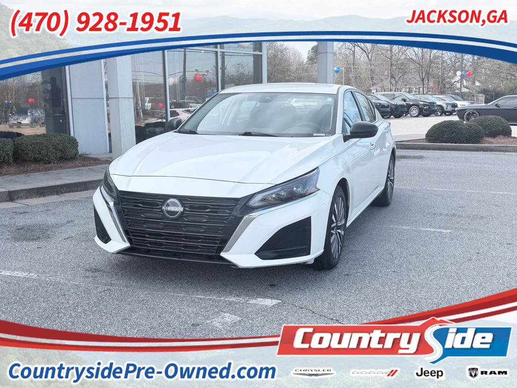 Used 2025 Nissan Altima 2.5 SV image 1