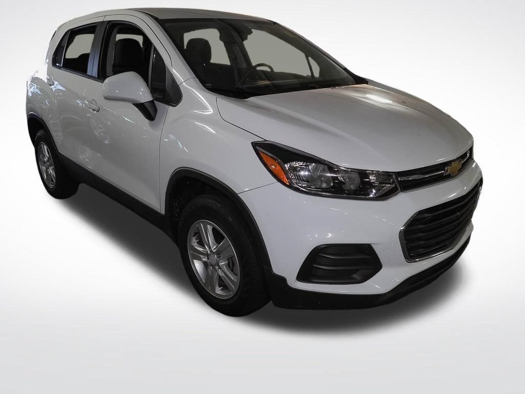 Certified 2019 Chevrolet Trax LS w/ Tint and Cruise Package AWD/4WD image 4
