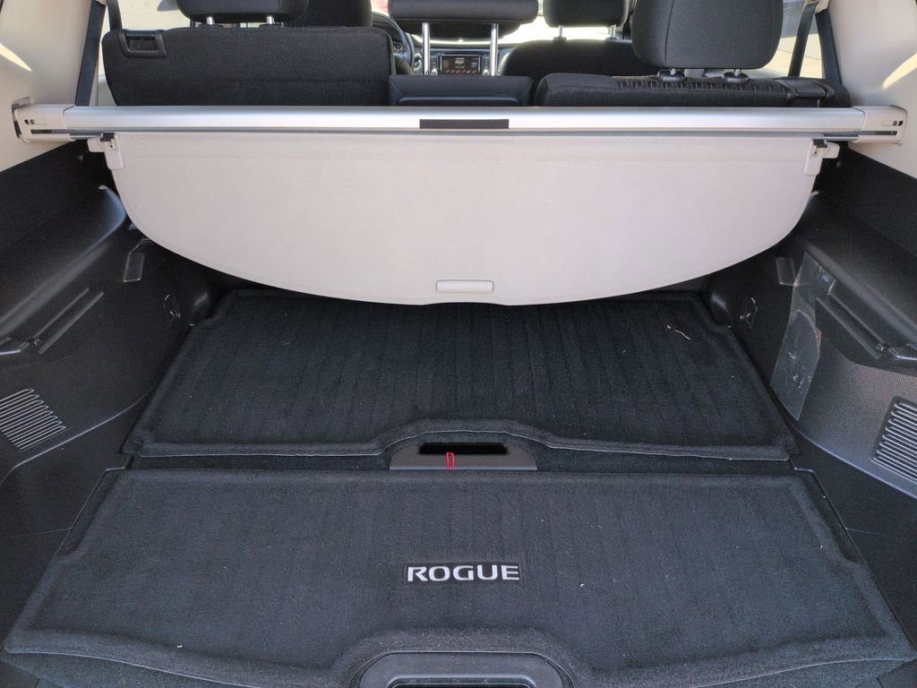 Used 2020 Nissan Rogue SV image 28