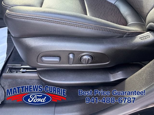 Used 2023 Chevrolet Traverse High Country AWD/4WD image 10