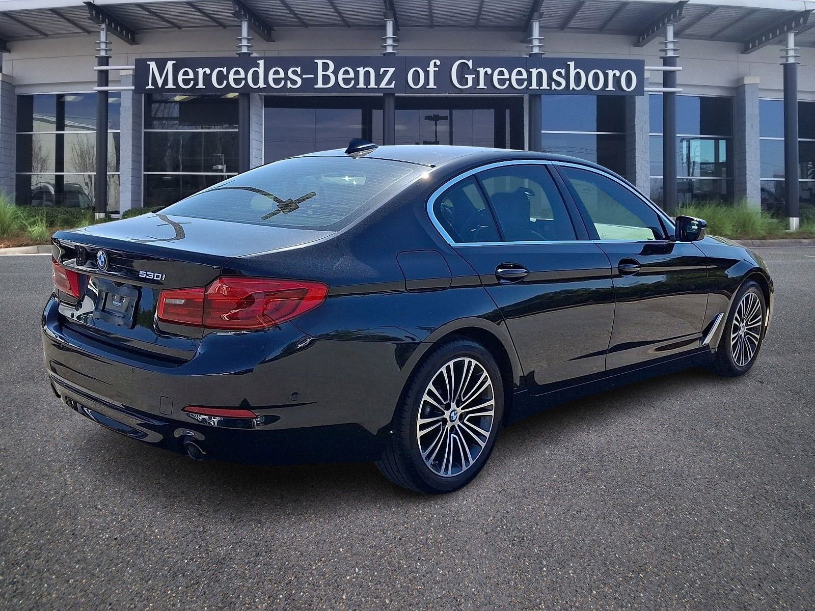 Used 2019 BMW 530i w/ Premium Package RWD image 4