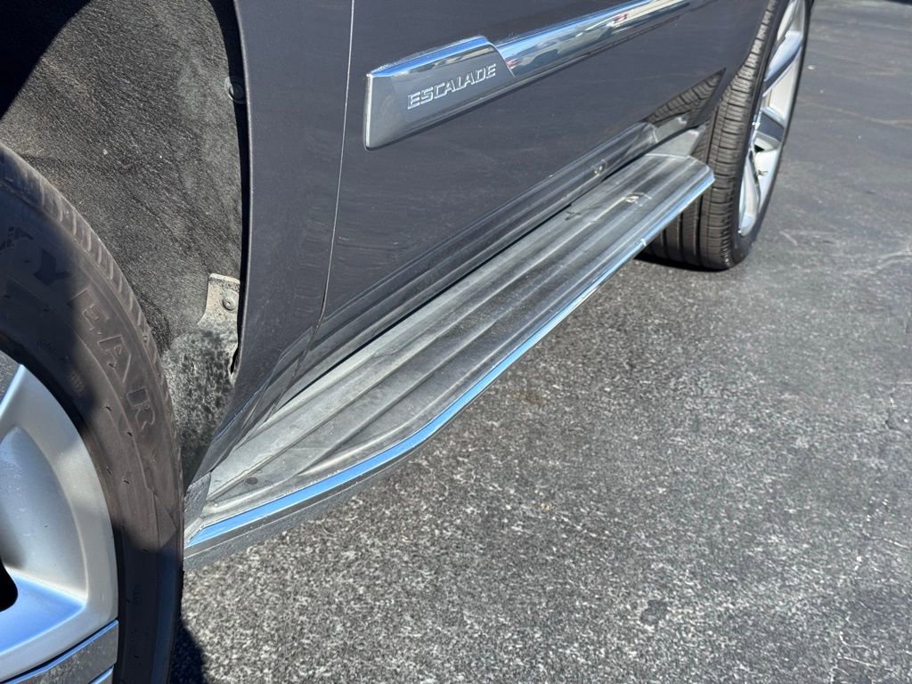 Used 2019 Cadillac Escalade Luxury image 42