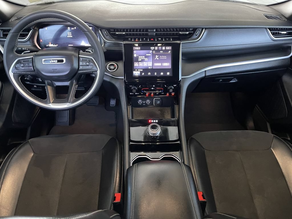 Used 2023 Jeep Grand Cherokee Altitude AWD/4WD image 12