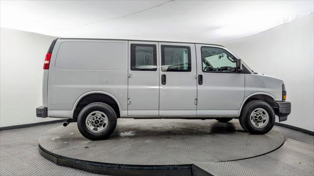 Used 2021 GMC Savana 2500 RWD image 9