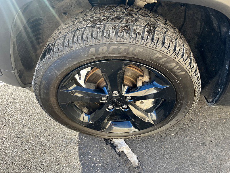 Used 2023 Jeep Grand Cherokee Limited w/ Luxury Tech Group II image 11