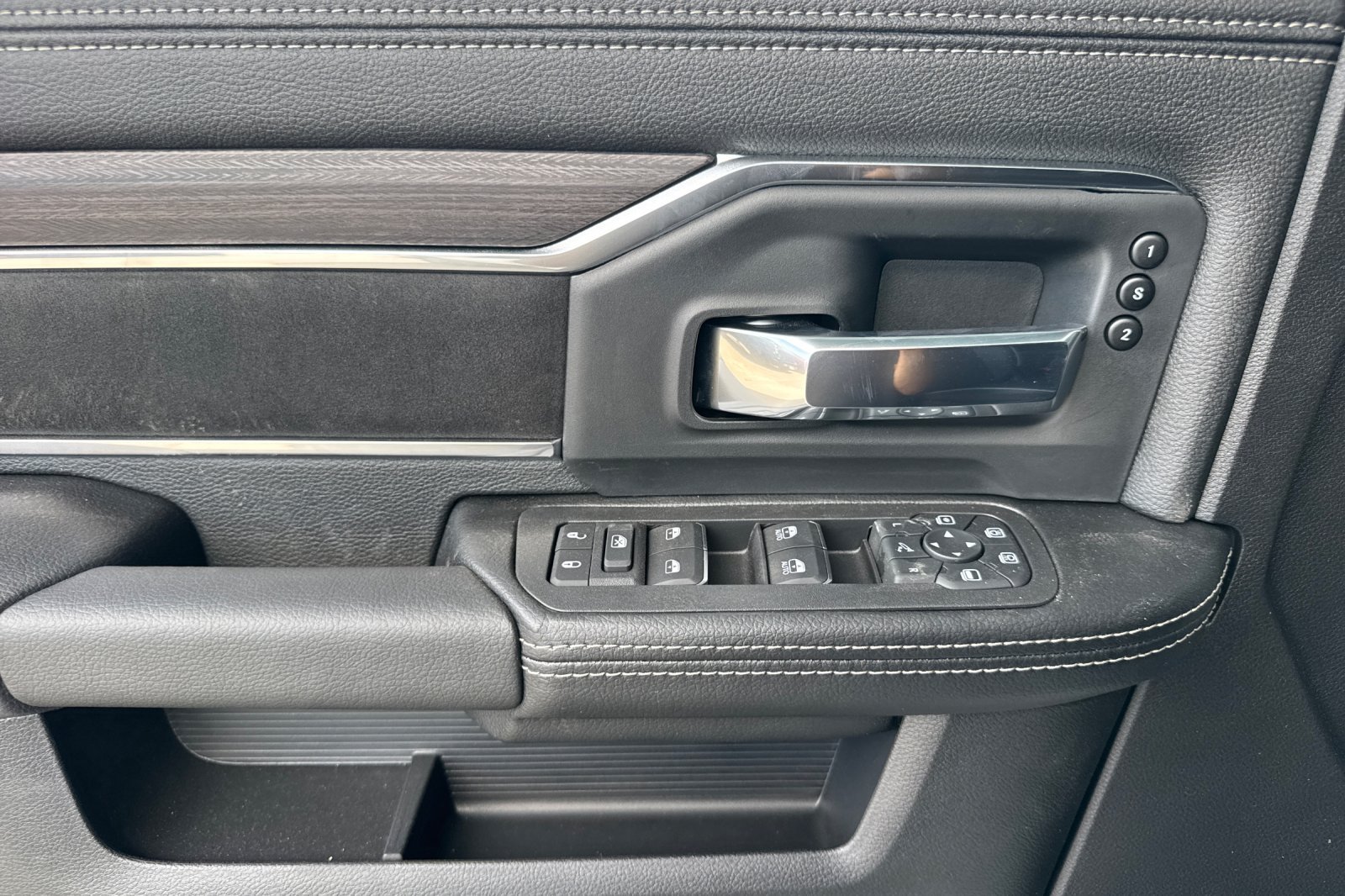 New 2026 RAM 3500 Laramie w/ Night Edition AWD/4WD image 10