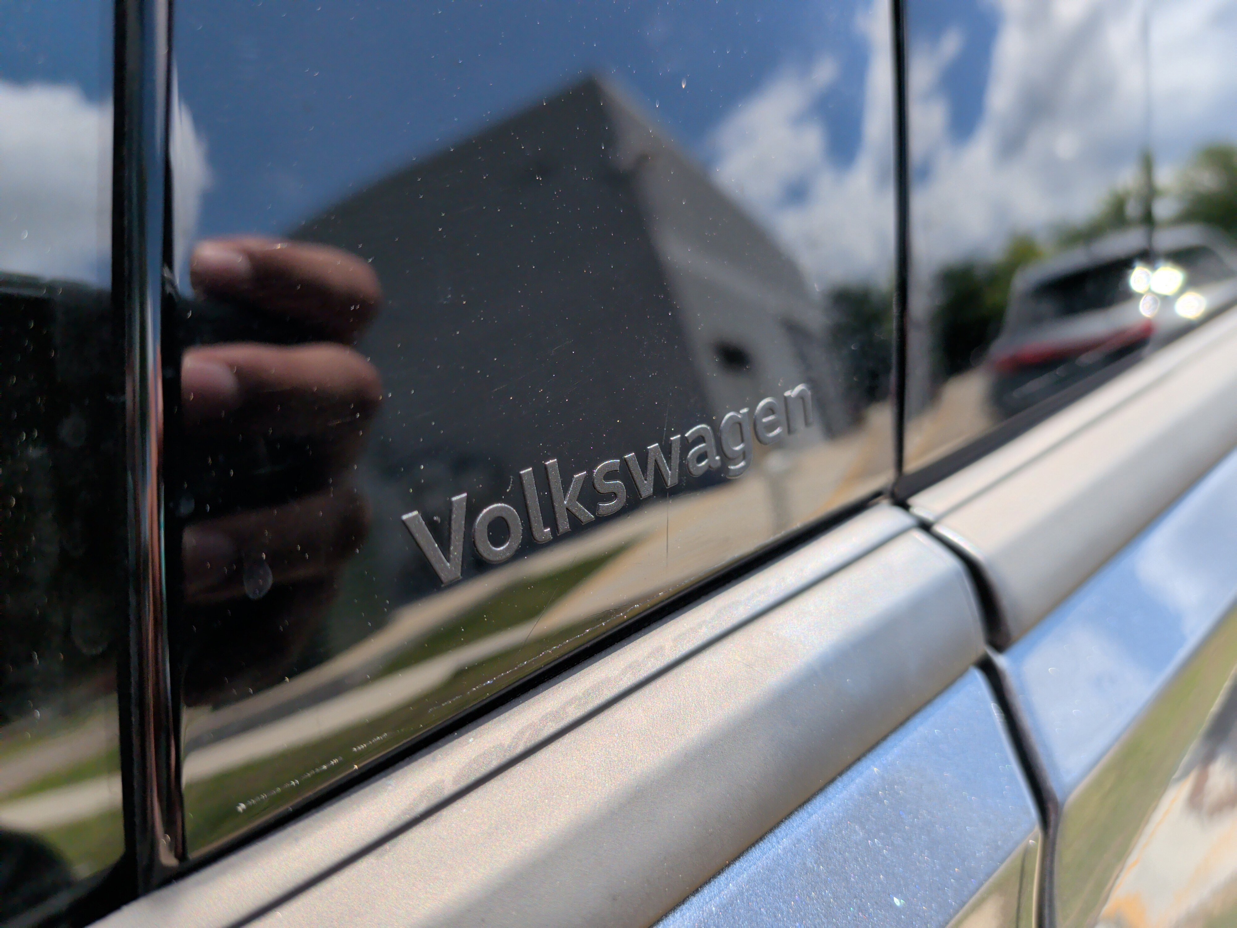 Used 2025 Volkswagen Tiguan SE R-Line AWD/4WD image 41