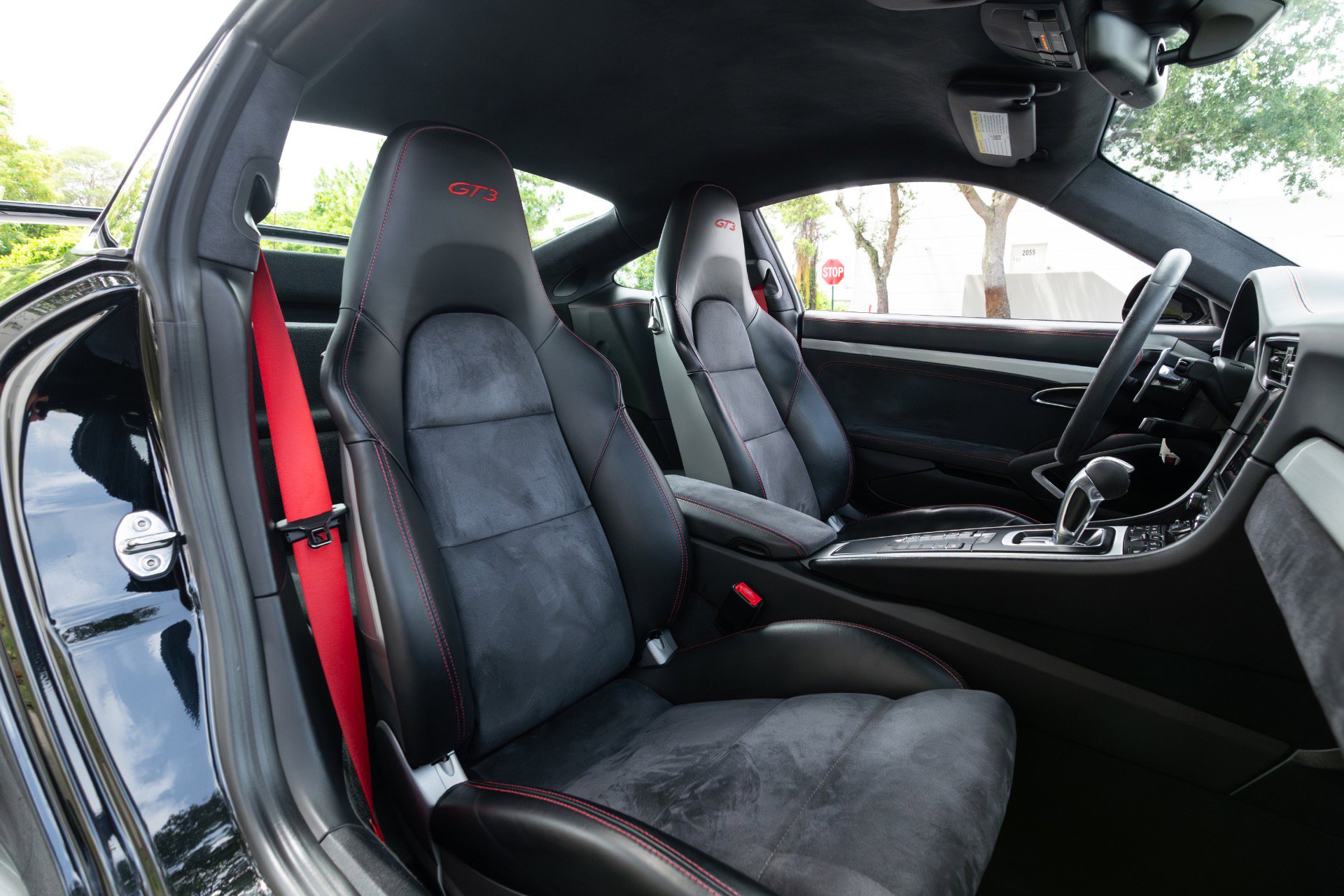 Used 2018 Porsche 911 GT3 RWD image 7