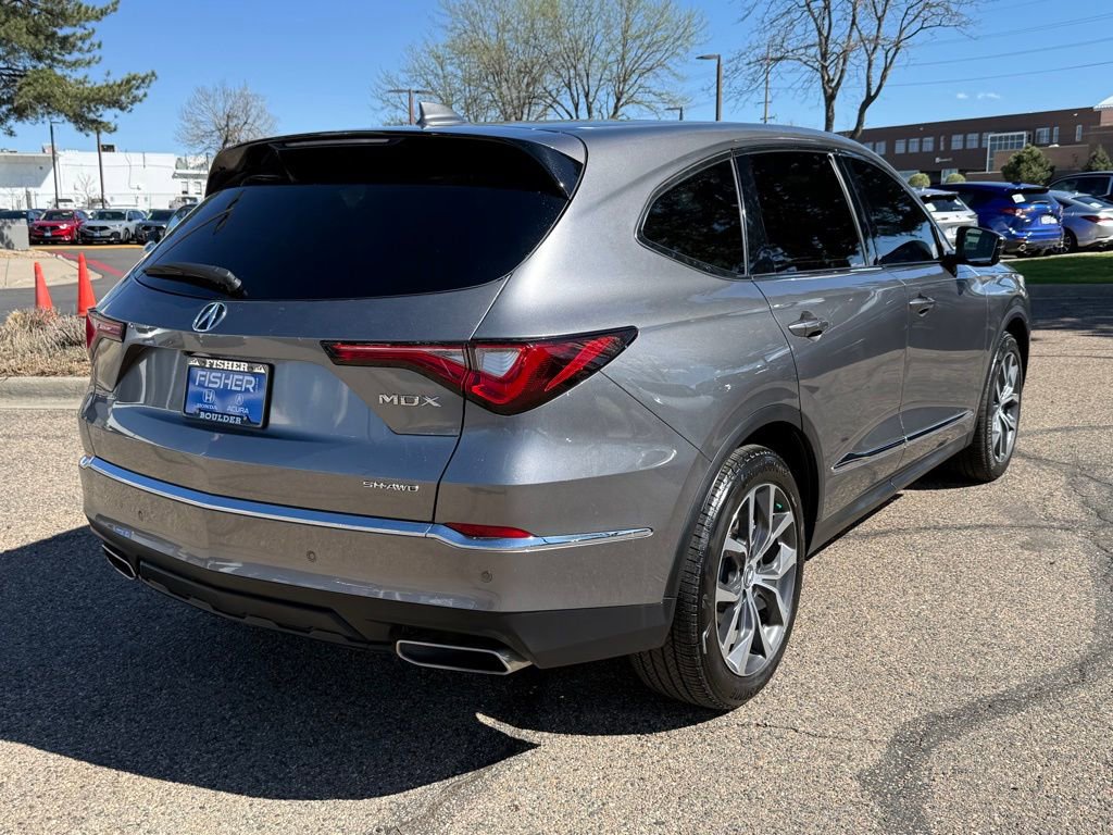 Used 2024 Acura MDX SH-AWD w/ Technology Package image 4