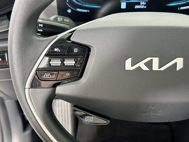 Used 2023 Kia Niro LX image 19