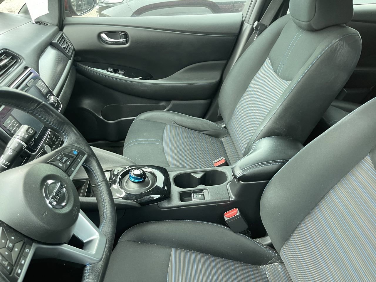 Used 2018 Nissan Leaf SV w/ SV Technology Package image 12