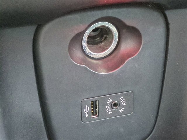 Used 2014 MINI Cooper 2-Door Hardtop image 24