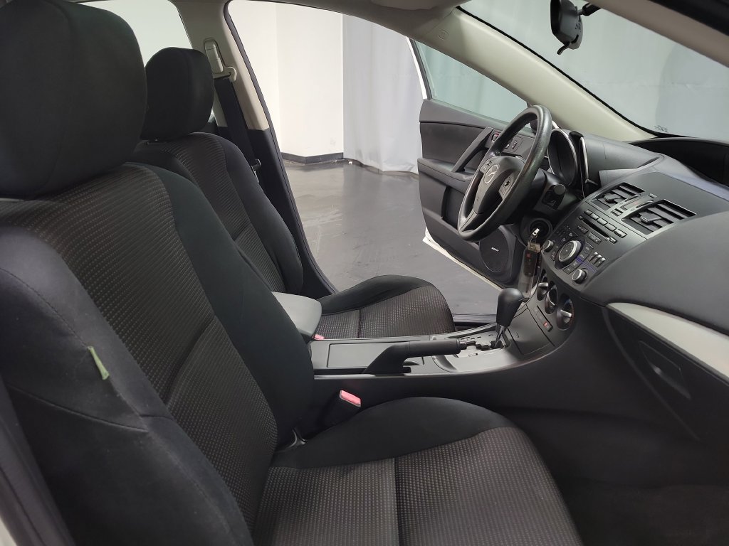 Used 2012 MAZDA MAZDA3 i Touring FWD image 32