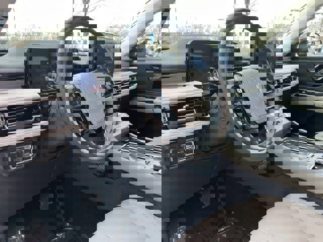 Used 2025 Lincoln Aviator AWD w/ Jet Appearance Package image 27