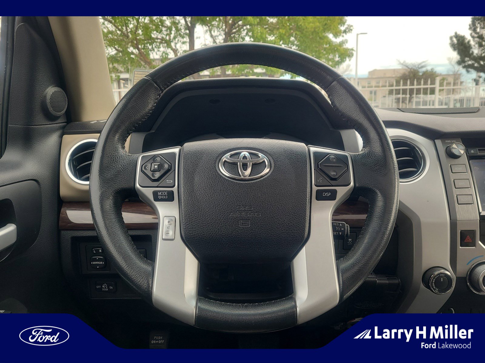 Used 2014 Toyota Tundra Limited w/ Limited Premium Package image 9