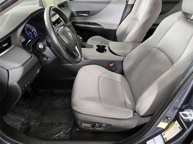 Used 2022 Toyota Venza LE image 14