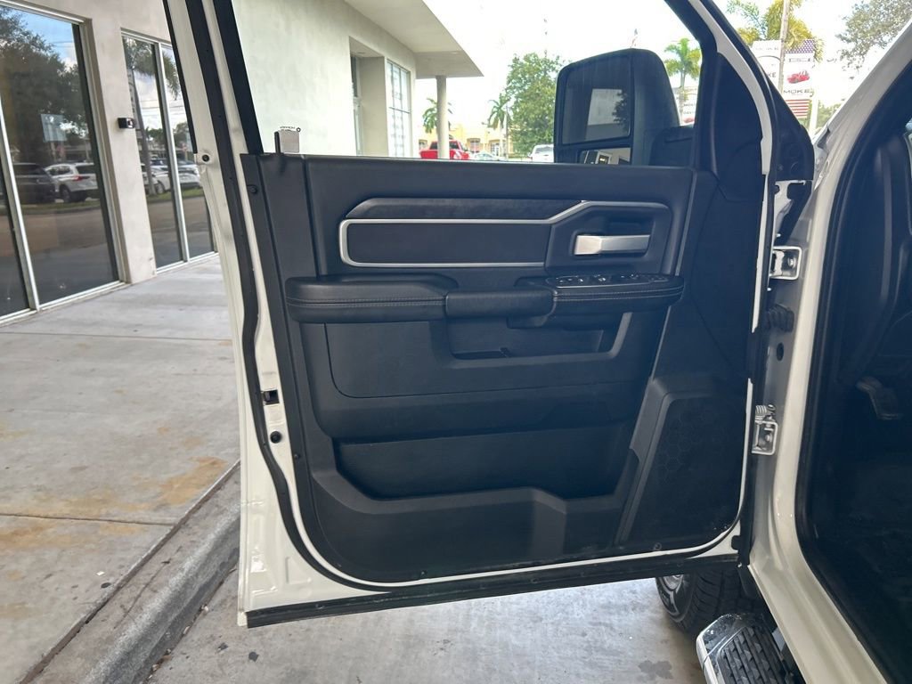 Certified 2024 RAM 2500 Big Horn AWD/4WD image 33