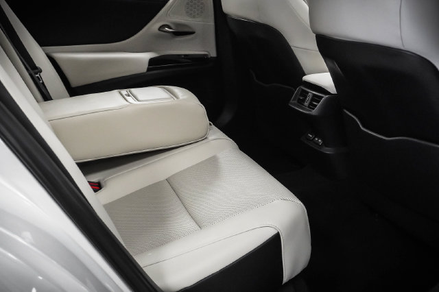 Certified 2025 Lexus ES 350 w/ Premium Package FWD image 24