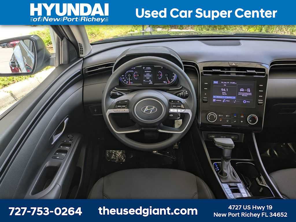 Certified 2024 Hyundai Tucson SE FWD image 16