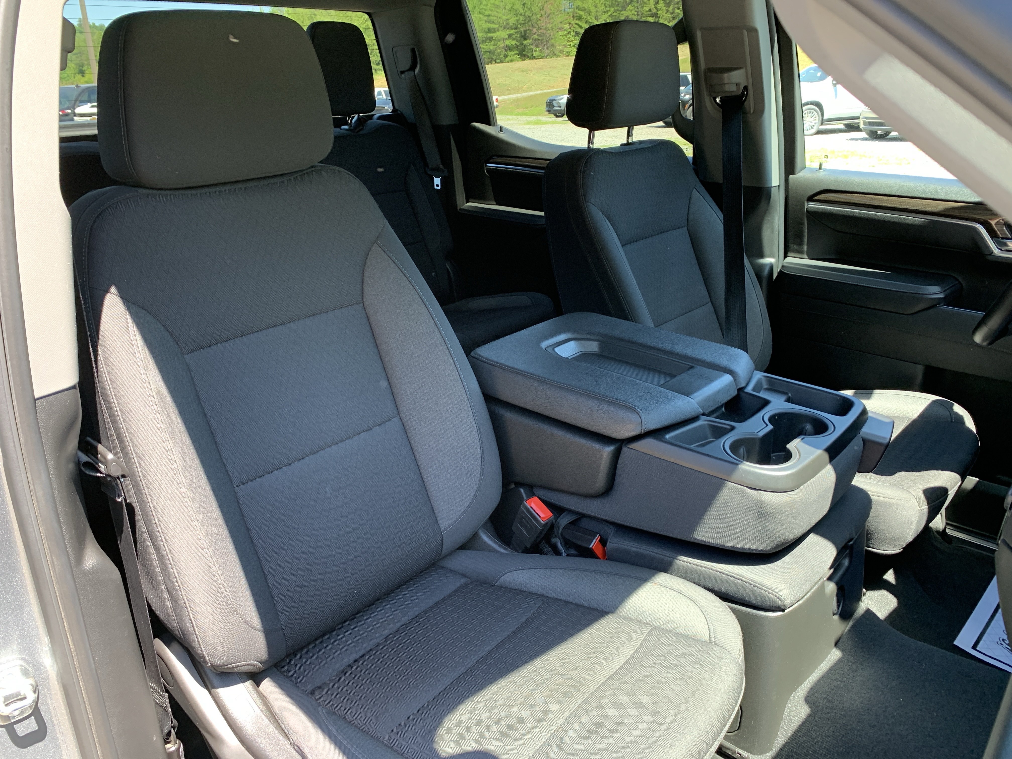 Used 2025 Chevrolet Silverado 1500 LT AWD/4WD image 40