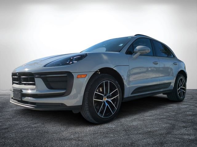 Used 2025 Porsche Macan image 7