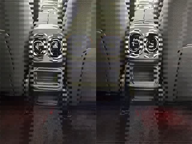 Used 2025 Mercedes-Benz GLC 350e 4MATIC image 36