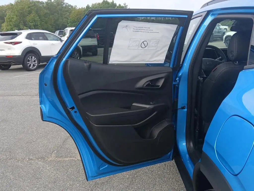 New 2026 Chevrolet Trax RS image 12
