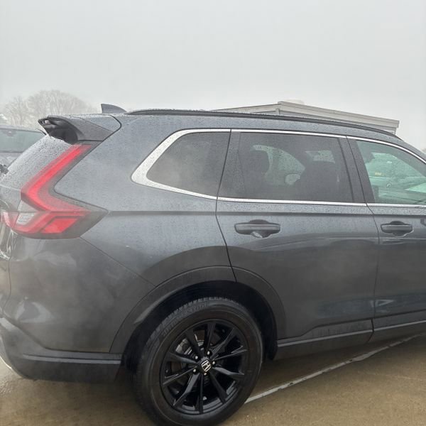 Used 2025 Honda CR-V Sport image 11