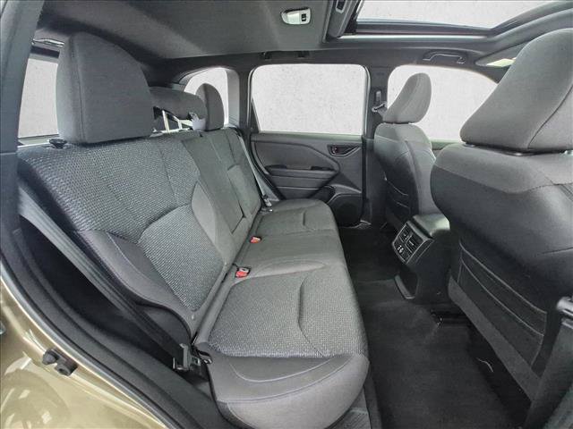 Used 2025 Subaru Forester Premium AWD/4WD image 24