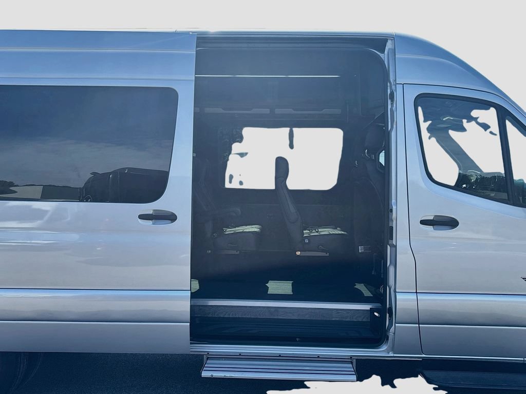 Used 2023 Mercedes-Benz Sprinter 3500 image 15