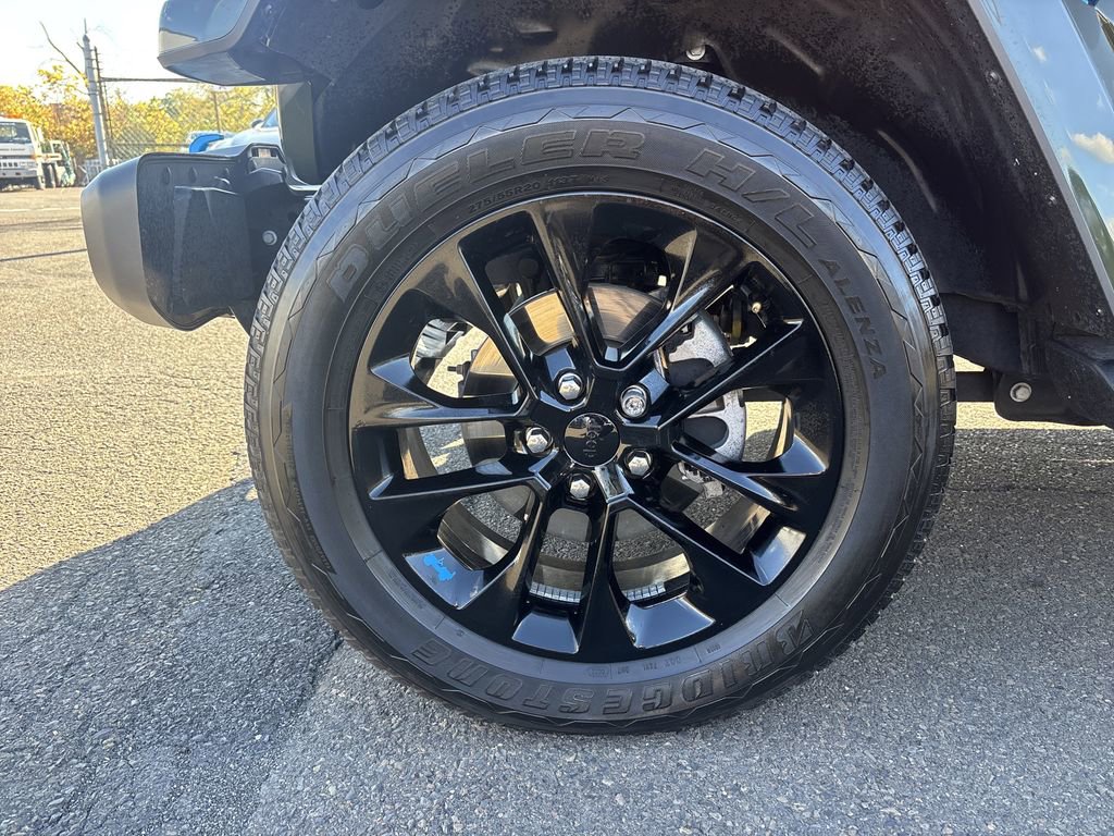 Used 2022 Jeep Wrangler Unlimited Sahara w/ Cold Weather Group image 30