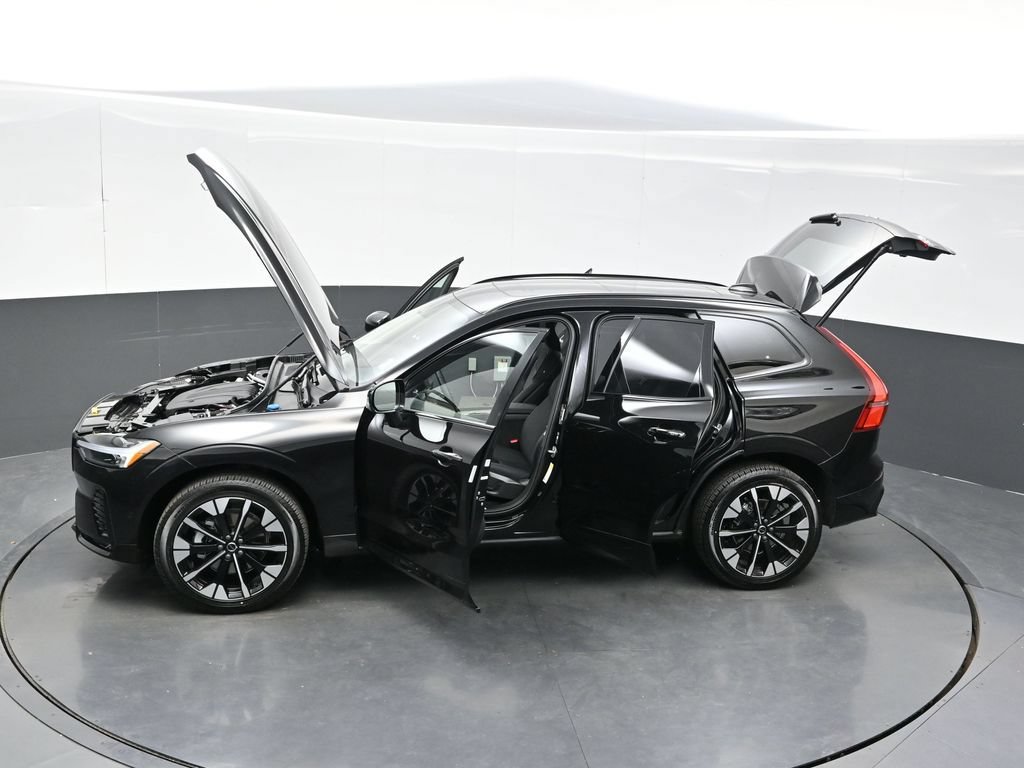Used 2026 Volvo XC60 B5 Plus AWD/4WD image 41