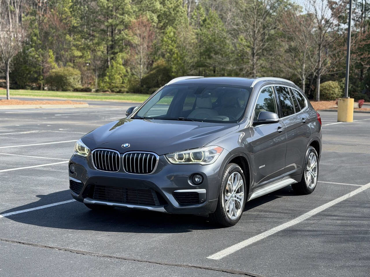 Used 2017 BMW X1 sDrive28i w/ Premium Package image 3