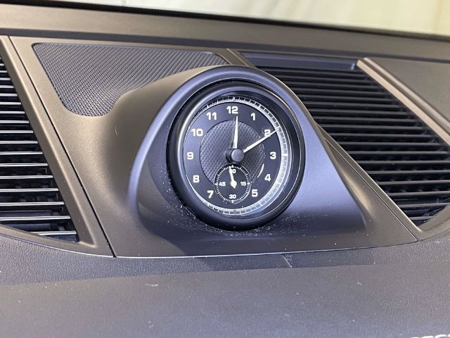 Certified 2022 Porsche Macan AWD/4WD image 26