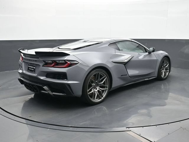 Used 2025 Chevrolet Corvette Z06 RWD image 16