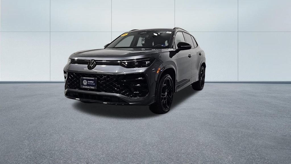 Certified 2025 Volkswagen Tiguan SE R-Line