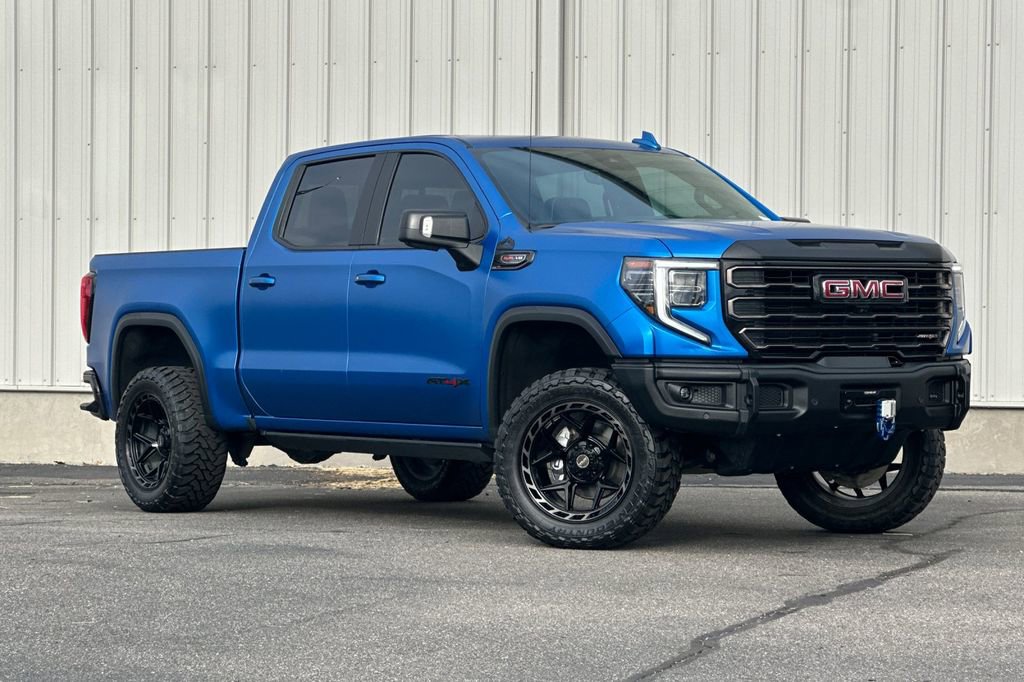 Used 2023 GMC Sierra 1500 AT4X image 2