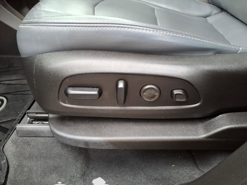 Used 2021 Buick Enclave Premium w/ Sun and Sites Package image 18