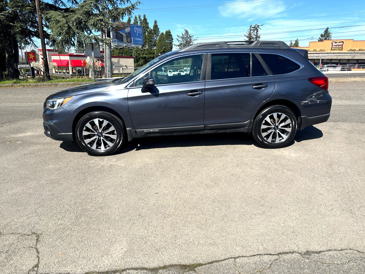 Used 2017 Subaru Outback 2.5i Limited image 12