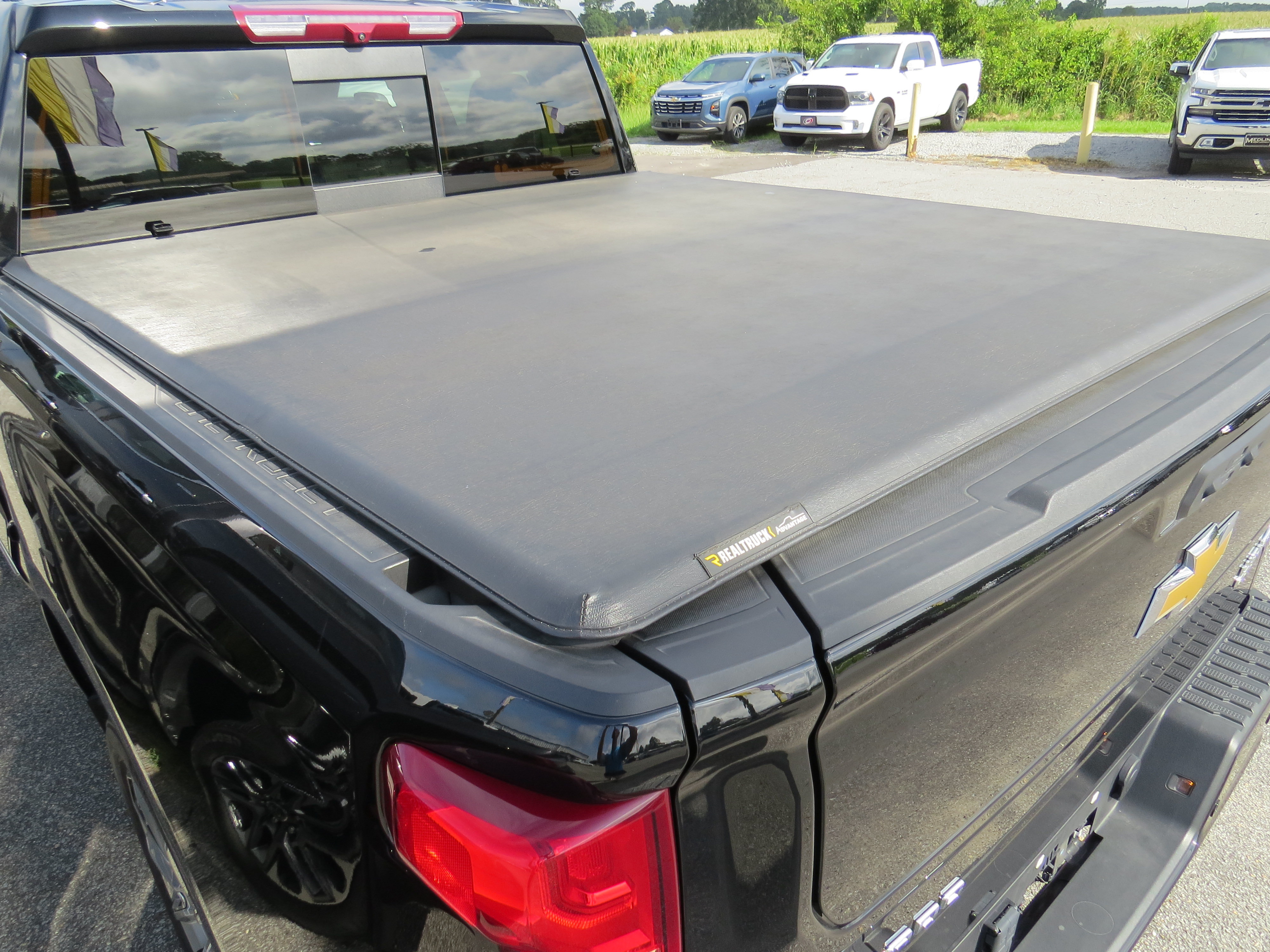 Used 2025 Chevrolet Silverado 1500 High Country w/ High Country Premium Package AWD/4WD image 15