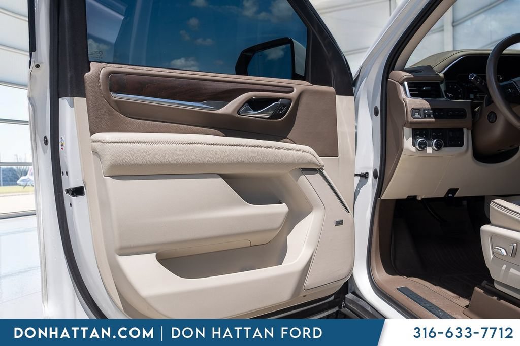 Used 2021 GMC Yukon Denali w/ Denali Premium Package AWD/4WD image 16
