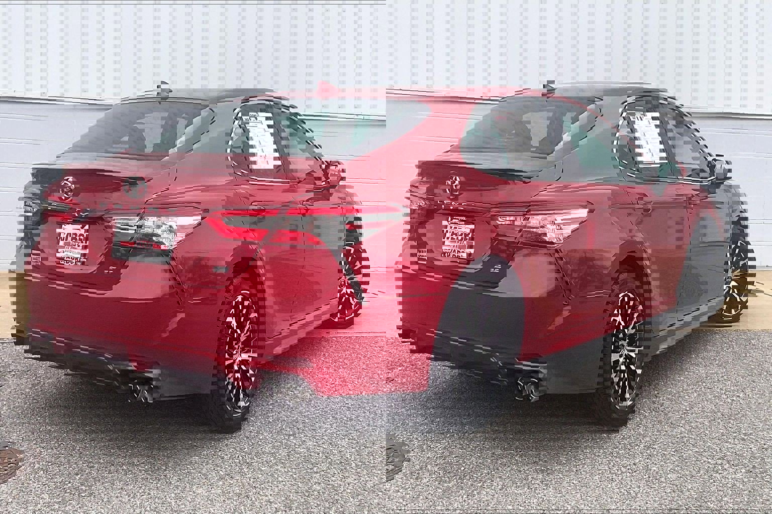 Used 2020 Toyota Camry SE image 17