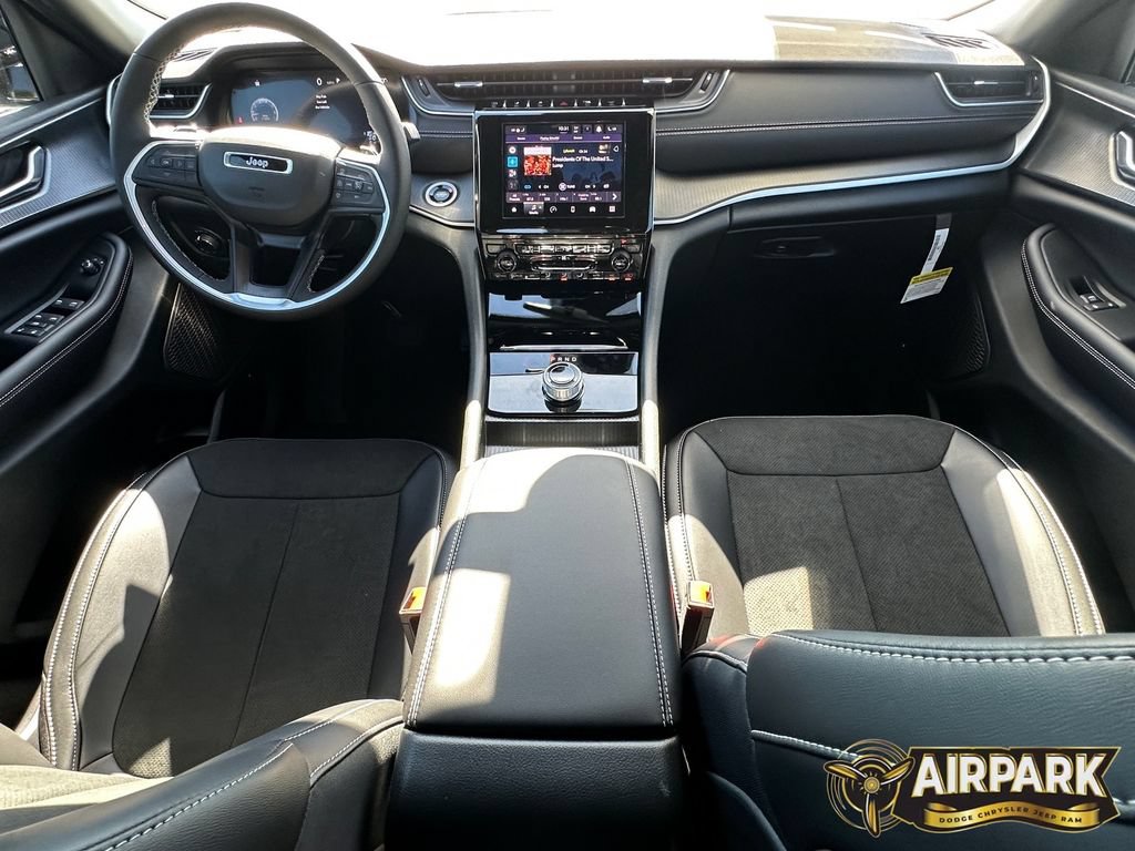New 2025 Jeep Grand Cherokee L Altitude AWD/4WD image 14