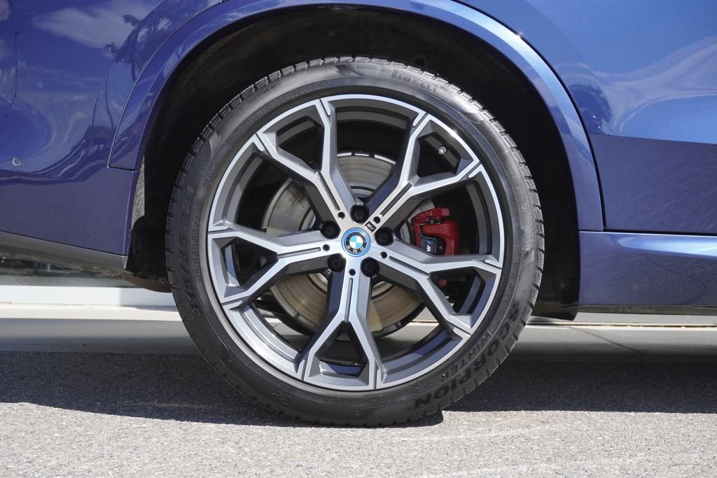 Used 2023 BMW X5 xDrive45e w/ Executive Package AWD/4WD image 32